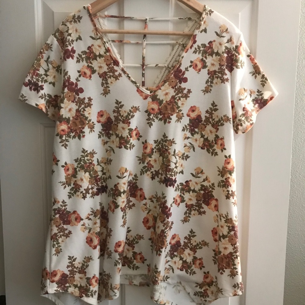 Daytrip Floral V-Neck